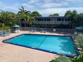  Rodeway Inn & Suites Fort Lauderdale Airport & Cruise Port  Форт-Лодердейл